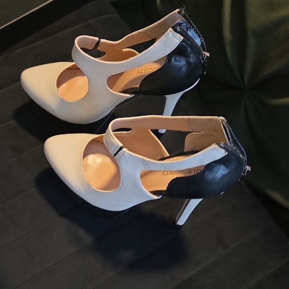 Sole Society Shoes - Sole Society Black and Cream Heels